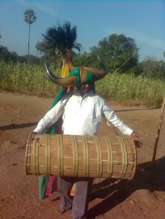 ପୁଟ୍‌ତାଦ୍‌ କଞ୍ଜି ଡଲ୍‌ଲାନା ପାଟା ପାରମିନ୍ଦୋମ୍‌. ପେଣ୍ଡୂଲ୍‌ ପାଟା, ଉୟ୍‌ୟାଲ୍‌ତ୍‌ ପାଟା,କାର୍‌ସାନ୍‌ ପାଟା, ଏନ୍ଦାନ୍‌ ପାଟା, ଡୋଲା ପାଟା, ଗୁଡ଼ିୟ୍‌ଦିନ୍‌ ପାଟା, ସାୱ୍‌ ପାଟା ଇଞ୍ଜ ସାର୍ରେ ପାଟାତିନ୍‌ କୋୟା ରାଗାଡ଼୍‌ତେ ଇଗା ୱିଡ଼୍‌ସିସାମିନ୍ଦୋମ୍‌. ମୀର୍‌ କେଞ୍ଜି ମୀକିଙ୍ଗ୍‌ ମାନ୍‌ କିତାନ୍‌ ପାଟାତିନ୍‌ ମେଣ୍ଡର୍‌ତୁନ୍‌କିଙ୍ଗ୍‌ ବା ଈଦାନାଙ୍କ୍ ଆତା.